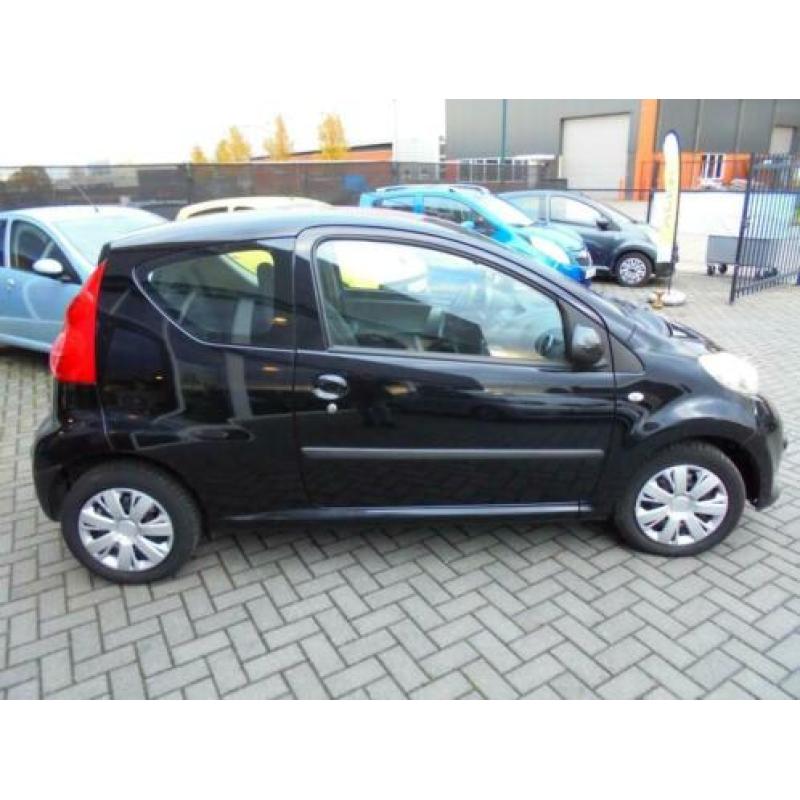 Peugeot 107 1.0-12V XS 100 occasions.Zondag open