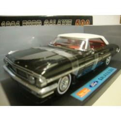 Ford Galaxi 500 zwart / wit dak 1963 Sun Star 1:18 KRD
