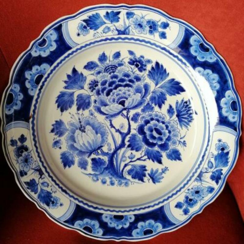 Groot Delfts Blauw bord. (beschadigd)