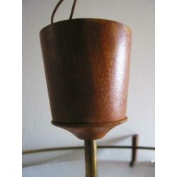 grote plafondlamp, plafonnière, teak, koper, goud, glas.