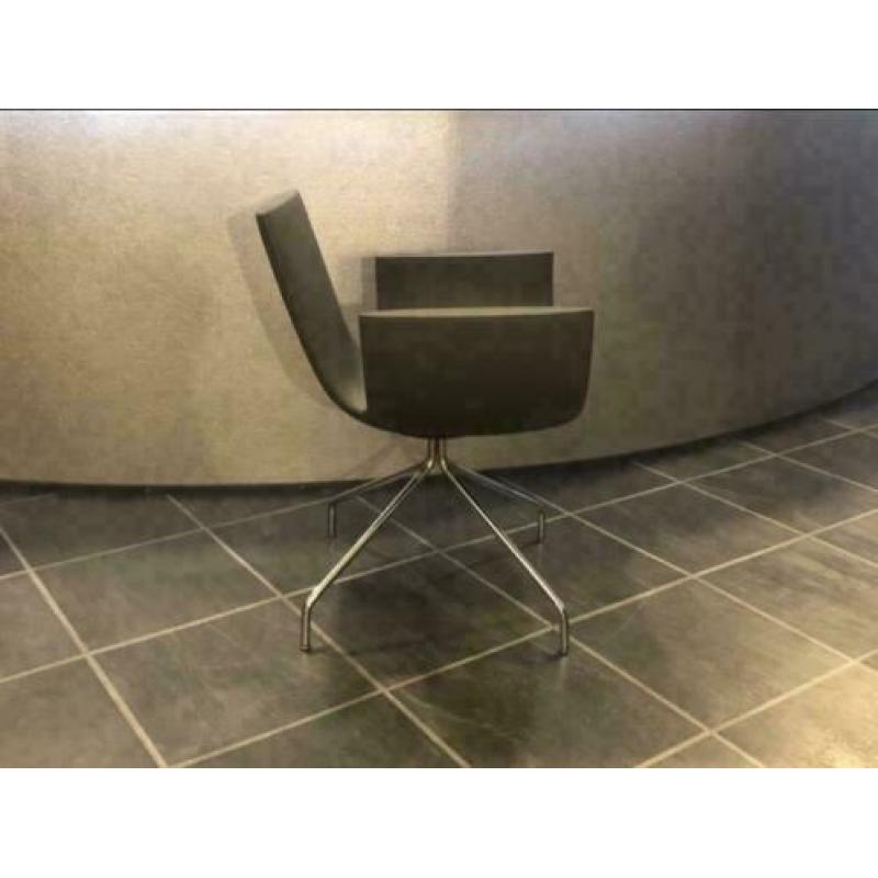 2 Sintesi Noa Spider stoelen bij TheReSales