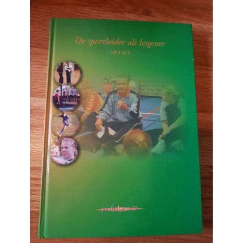 Diverse sportopleidings boeken