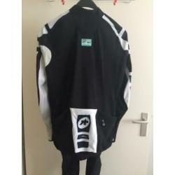 Assos fietsjack iJ.tiBuru.4 en fietsbroek met betels
