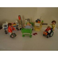 Playmobil ziekenhuis kamer 4405, rolstoel en couveuse 4225