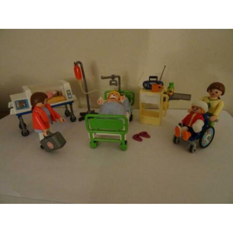 Playmobil ziekenhuis kamer 4405, rolstoel en couveuse 4225