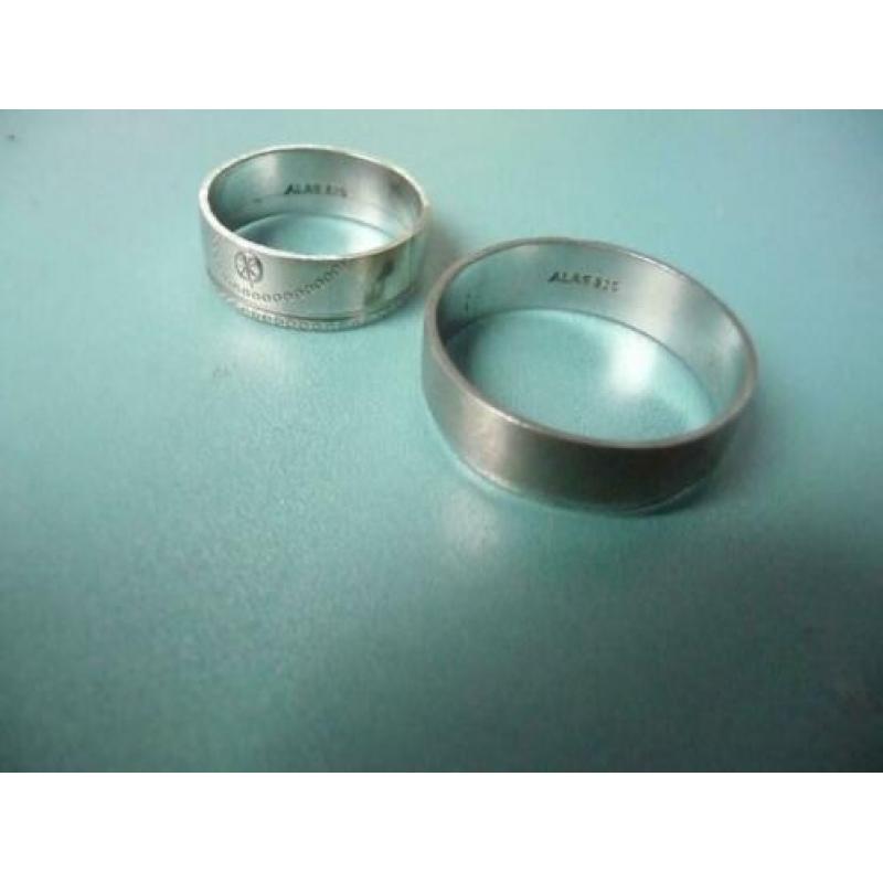 2 Modernistische zilveren ringen(gerhodineerd)ALAS 925/22+17