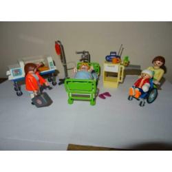Playmobil ziekenhuis kamer 4405, rolstoel en couveuse 4225