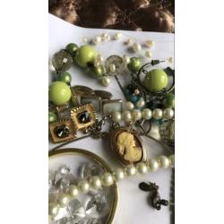 Lot van sieraden