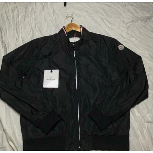 Moncler mirrior jas maat 3 (M) zwart