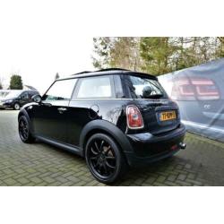 MINI Mini 1.4 One Panoramadak! Navigatie! Anniv € 8.500,00