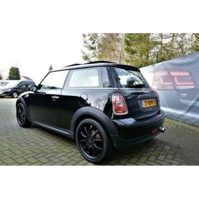 MINI Mini 1.4 One Panoramadak! Navigatie! Anniv € 8.500,00