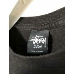 Zwart vintage Stussy shirt. Graffiti print. Maat Large