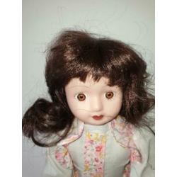 Porselein pop doll