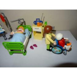 Playmobil ziekenhuis kamer 4405, rolstoel en couveuse 4225
