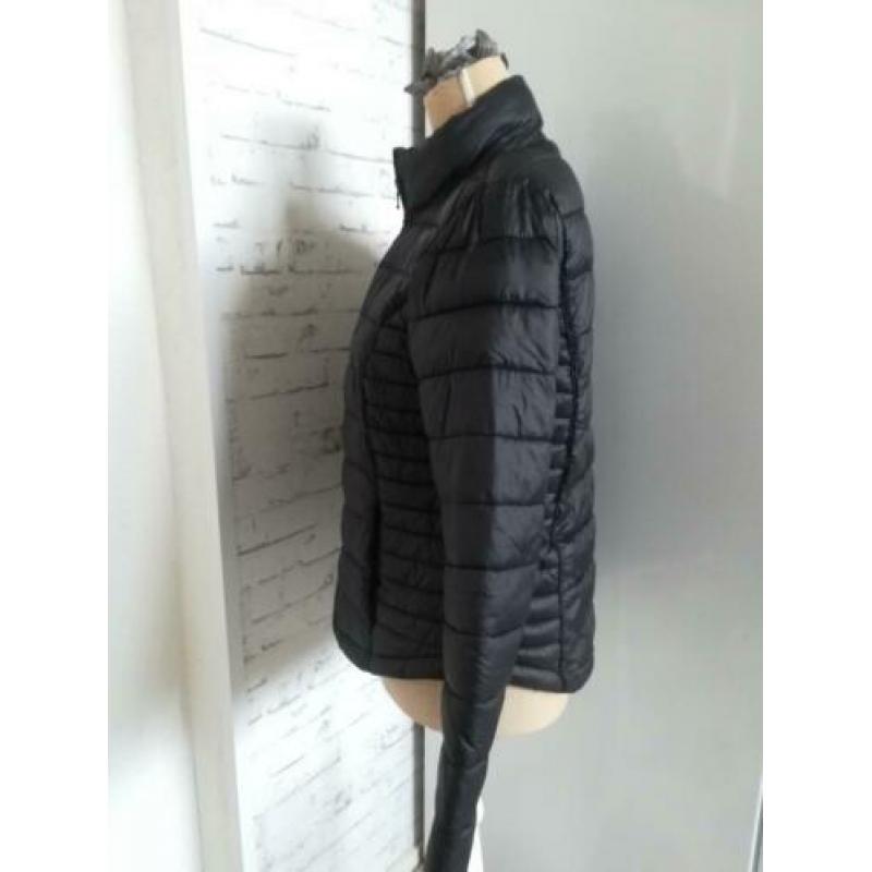 FINAL SALE! Atmosphere super light packable jacket, M/38/40.