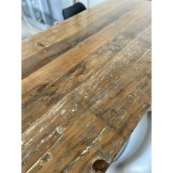 Tafel eventueel met stoelen
