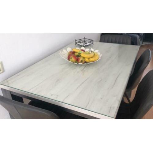 Salontafel, tv meubel en eethoek (ZGAN)