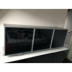 Elst Gelderland hang vitrine kast