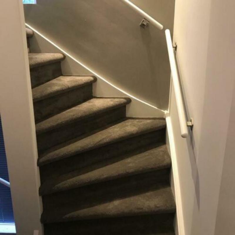 Wij bekleden uw trap netjes tegen de goedkoopste prijs !