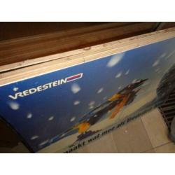 Drie grote reclame platen van Vredestein kunststof