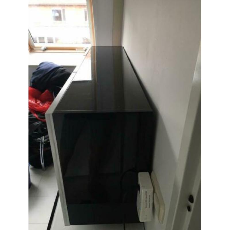 Elst Gelderland hang vitrine kast