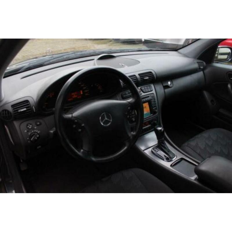 Mercedes-Benz C-Klasse 240 Elegance Xenon/Navi/Cruise/PDC Yo