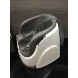 Ingenuity Baby Base 2-in-1 kinderstoel grijs
