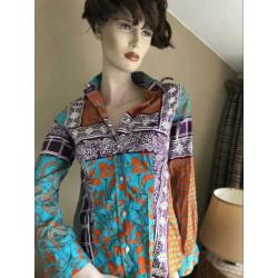 Desigh blouse van Etro met bijpasende zijde sjaaltje