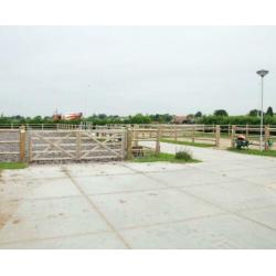Stal met uitloop bij Paardenpension de Veerstalhoeve