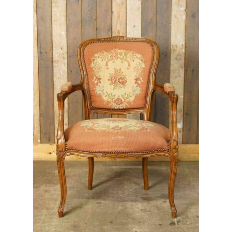 Oude brocante Louis XV stoel met roze bekleding - fauteuil