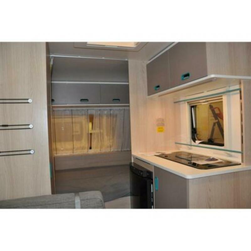 Adria Aviva 390 PS WEINIG GEBRUIKT, VOORTENT