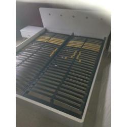 Tweepersoons vintage look bed