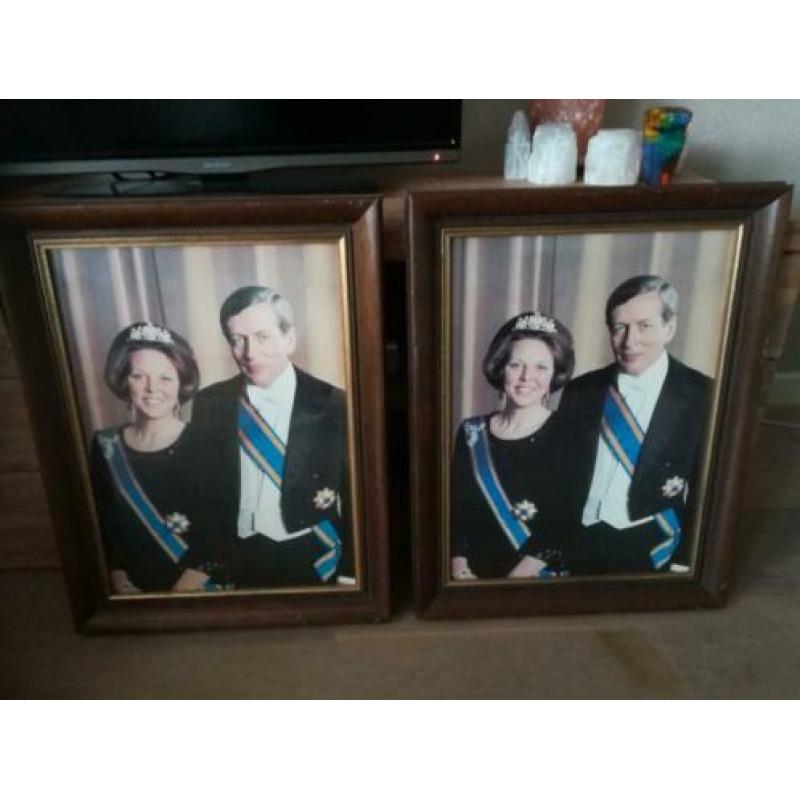 3 statie portretten Beatrix en Claus. .