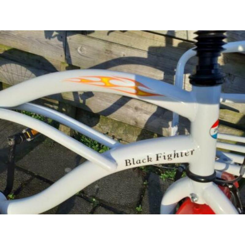 Jongens fiets-popal-black fighter- wit met rood
