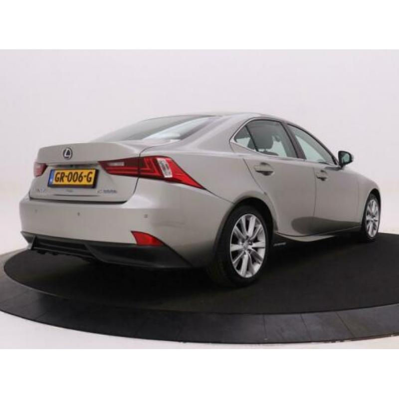 Lexus IS 300h 25th Edition (bj 2015, automaat)