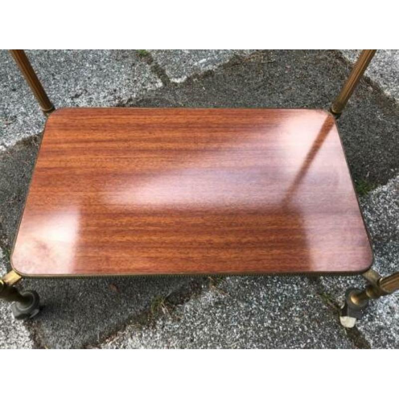 retro tv of bijzet-tafel uit de jaren 50-60 op wieltjes.