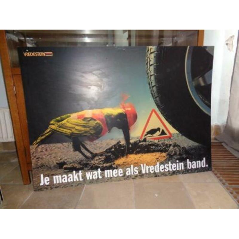 Drie grote reclame platen van Vredestein kunststof