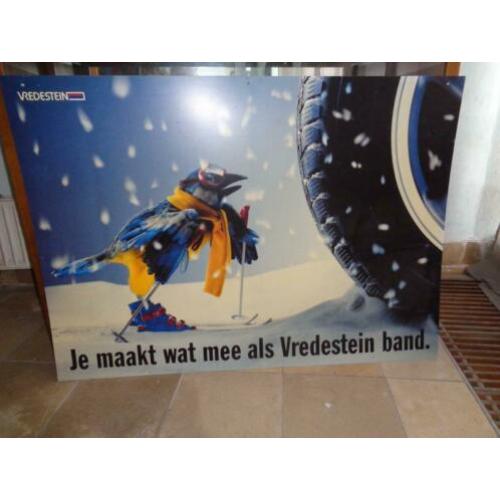 Drie grote reclame platen van Vredestein kunststof