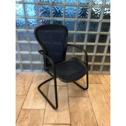 Herman Miller Aeron vergaderstoelen, blauw