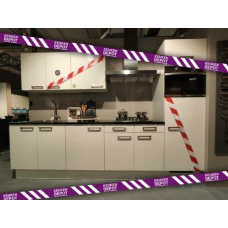 Showroomkeuken seattle wit hoogglans 280 cm weg = weg