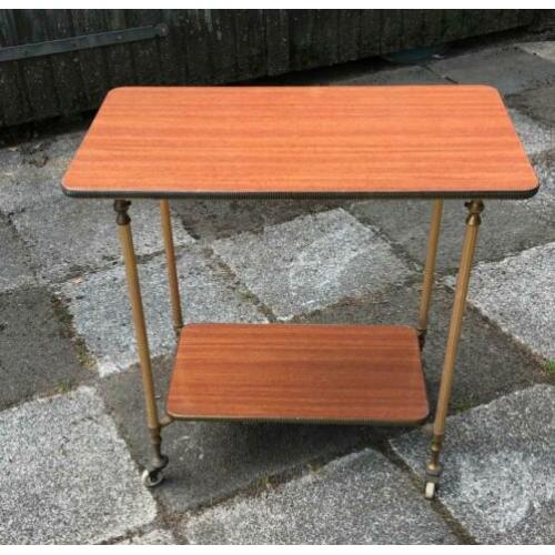 retro tv of bijzet-tafel uit de jaren 50-60 op wieltjes.