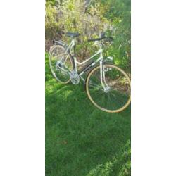 Een nieuwe Batavus Champion tourfiets. Uit 1978