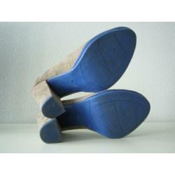 Marco Tozzi, pumps maat 39.