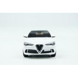 Otto Mobile Alfa Romeo Stelvio Quadrifoglio 2017 Wit 1:18