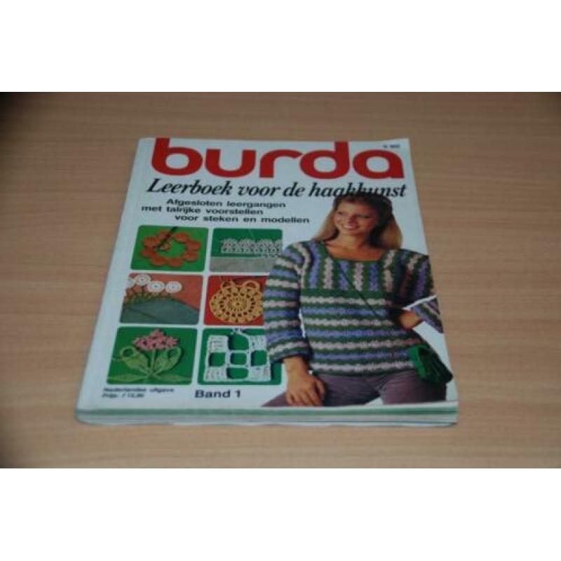 Burda leerboek voor de haakkunst.