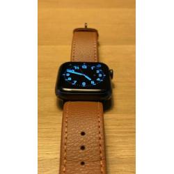 Apple Watch Series 5 / 44mm / 5 extra bandjes / Nieuwstaat
