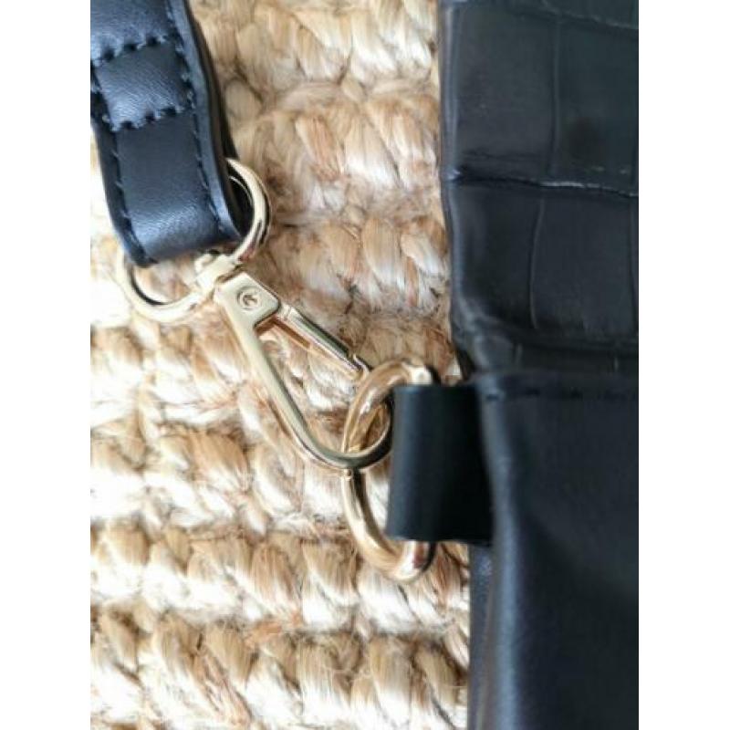 Superleuk PU lederlook tas met goudkleurige greep en tasje