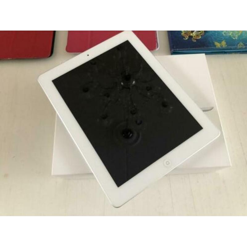 ??iPad 2 16 GB wit met 3 hoesjes ??