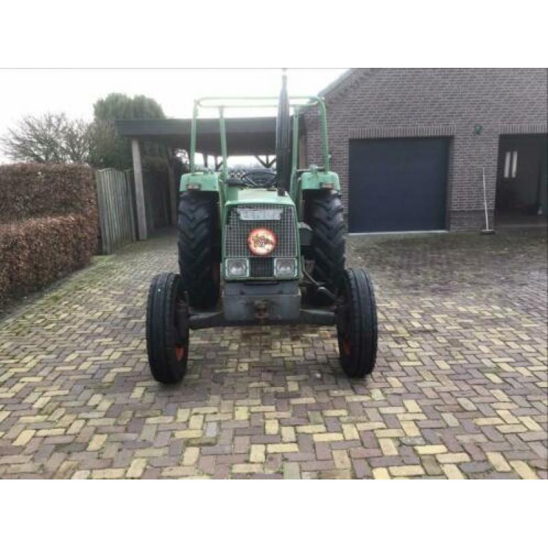 Fendt 105s en diverse werktuigen zie foto’s