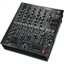 Reloop Set Compleet 2x RP2000 draaitafels en RMX-40 DSP